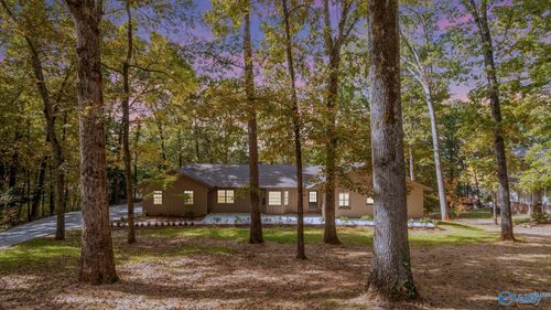 1820 Forest Dr, Guntersville, AL, 35976-1605 | Card Image
