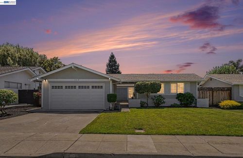 649 Canterbury Ave, Livermore, CA, 94550-6223 | Card Image