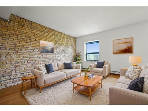 304-2109 Blaisdell Ave, Minneapolis, MN, 55404-2436 | Card Image