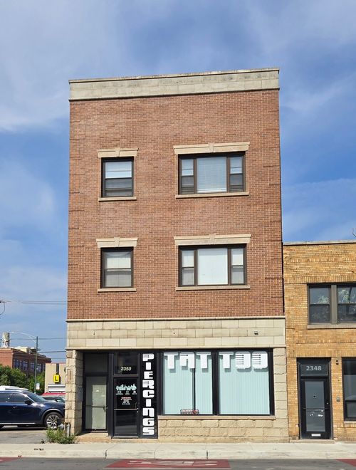 2350 Grand Ave, Chicago, IL, 60612-1426 | Card Image