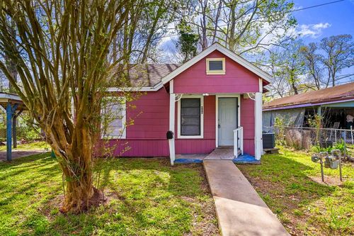 606 E 4th St, Sweeny, TX, 77480-2520 | Card Image