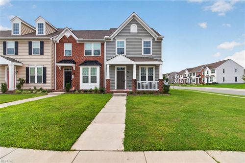 265 Goldenstar Ln, Portsmouth, VA, 23701-4323 | Card Image