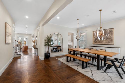 4601 Worth St, Dallas, TX, 75246-1142 | Card Image