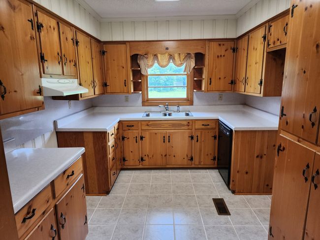 1036 Old Bottom Rd, House other with 3 bedrooms, 2 bathrooms and 4 parking in Lafayette TN | Image 12