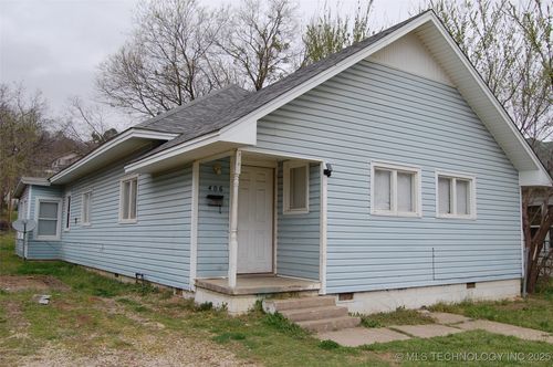 406 W Cummings St, Henryetta, OK, 74437-3018 | Card Image