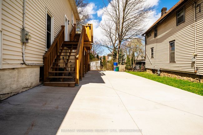 4749 Epworth Cir, House other with 4 bedrooms, 3 bathrooms and 4 parking in Niagara Falls ON | Image 48