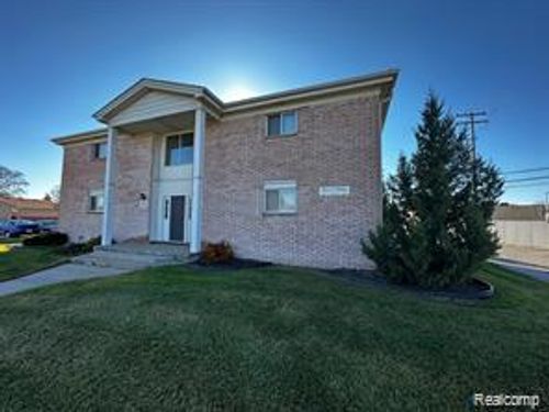 12-21540 Saint Gertrude St, Saint Clair Shores, MI, 48081-1261 | Card Image