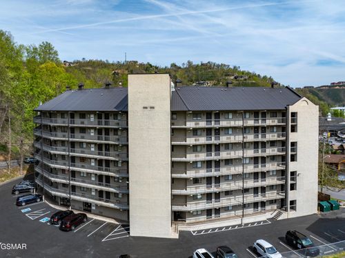 305-306 Baskins Creek Rd, Gatlinburg, TN, 37738-3504 | Card Image