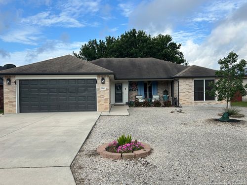2240 Stonehaven, New Braunfels, TX, 78130-9421 | Card Image