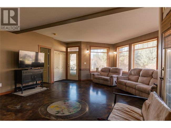 250 1 St Ave, House other with 3 bedrooms, 5 bathrooms and 3 parking in Kootenay Boundary BC | Image 51