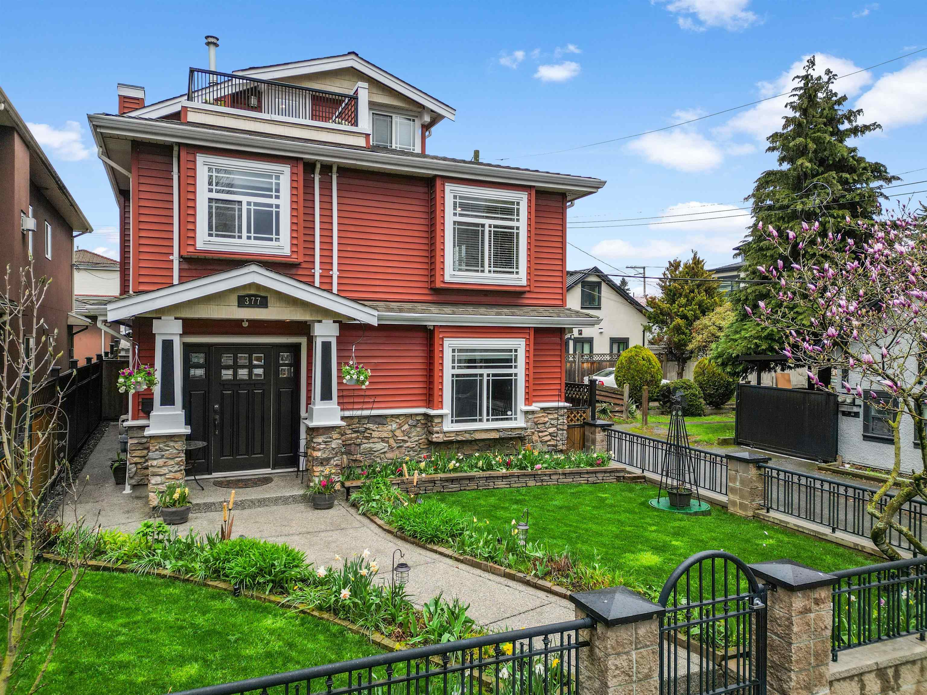 377 E 60 Th Avenue, House other with 4 bedrooms, 4 bathrooms and 3 parking in Vancouver BC | Image 1
