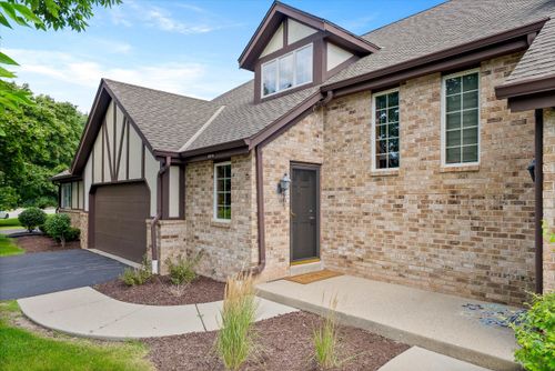 920 Oakwood Ln, Brookfield, WI, 53045-2829 | Card Image