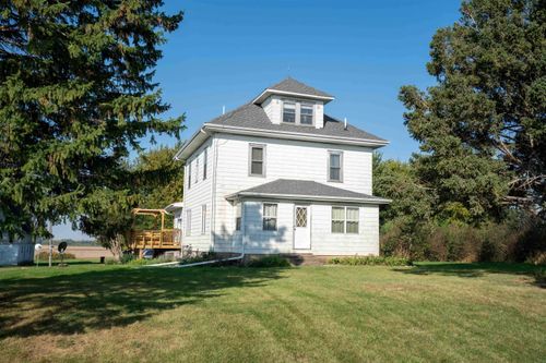 11857 L Ave, Parkersburg, IA, 50665-8012 | Card Image