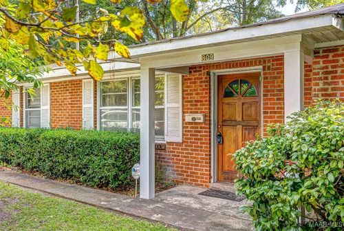 809 Perry Hill Rd, Montgomery, AL, 36109-4517 | Card Image