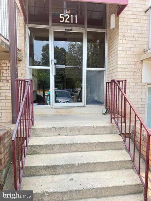 103-5211 Newton St, BLADENSBURG, MD, 20710-2334 | Card Image