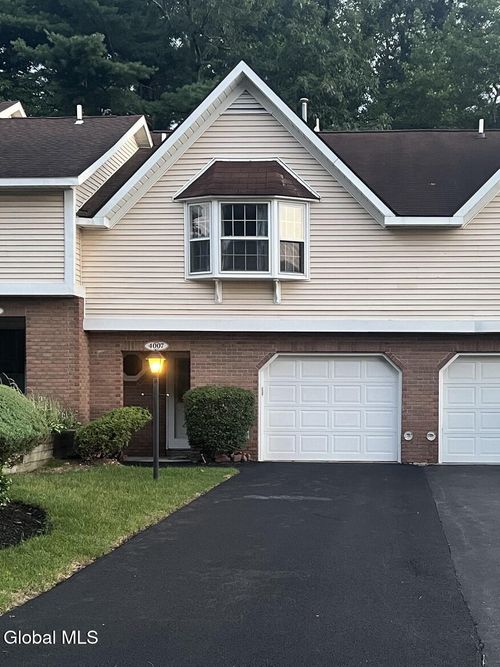 4007 Chaucer Pl, Slingerlands, NY, 12159-9503 | Card Image