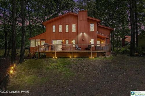 138 Banbury Dr, Bushkill, PA, 18324-7797 | Card Image