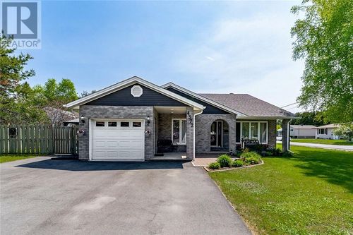 4372 Theresa Ave, Hanmer, ON, P3P1M4 | Card Image