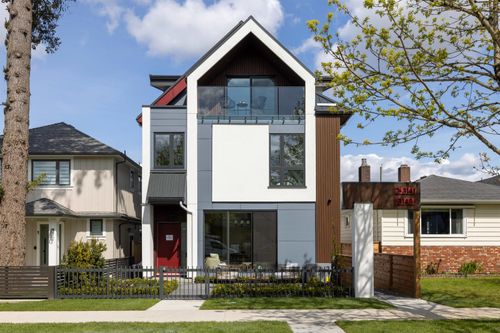 1-3141 E 19 Avenue, Vancouver, BC, V5M2T2 | Card Image