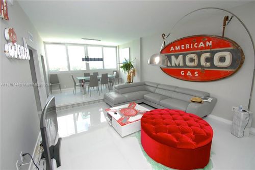 ph27-800 West Ave, Miami Beach, FL, 33139-5542 | Card Image
