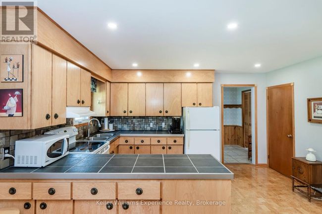 450 Concession 9 E, House other with 2 bedrooms, 2 bathrooms and 8 parking in Tiny ON | Image 9