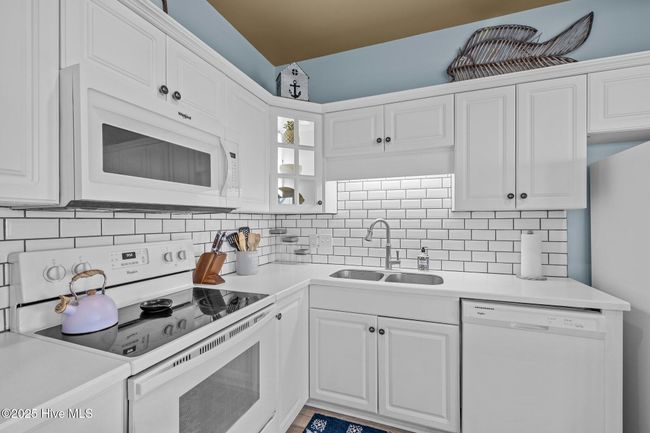B2 - 2903 Pointe West Dr, Condo with 2 bedrooms, 2 bathrooms and null parking in Emerald Isle NC | Image 8
