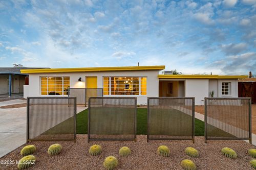 2215 E Juanita St, Tucson, AZ, 85719-3820 | Card Image