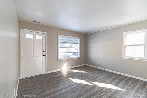 7520 Toepfer Rd, Warren, MI, 48091-3042 | Card Image