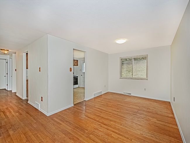 194 Oak Street Ext, House other with 3 bedrooms, 1 bathrooms and 1 parking in Manor PA | Image 6
