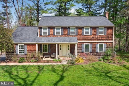 21 Pine Dr, Chester Springs, PA, 19425-3121 | Card Image