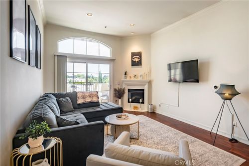 307-14242 Burbank Blvd, Sherman Oaks, CA, 91401-4966 | Card Image