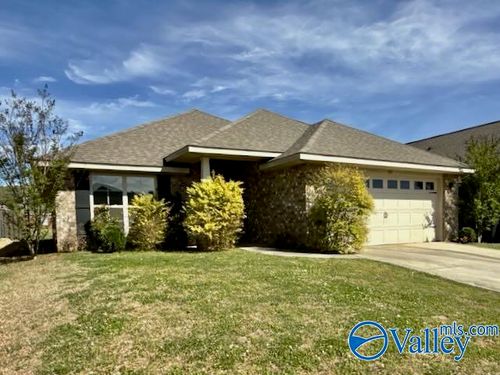 105 Brooklawn Dr, Harvest, AL, 35749-7966 | Card Image