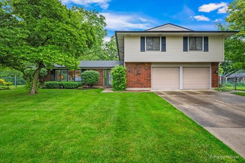 5 Andrew Ln, Schaumburg, IL, 60193-1402 | Card Image