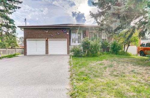 8 Kersey Cres, Richmond Hill, ON, L4C3W3 | Card Image