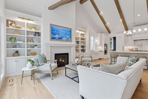 638 Gardner St, Wayzata, MN, 55391-1035 | Card Image