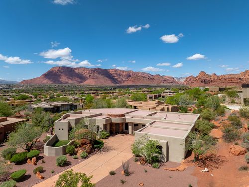 2226 W Lomaki Cir, St George, UT, 84770-6285 | Card Image