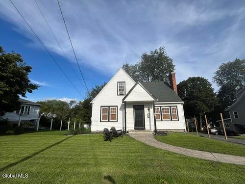 40 Mcculloch Ave, Ravena, NY, 12143-1408 | Card Image