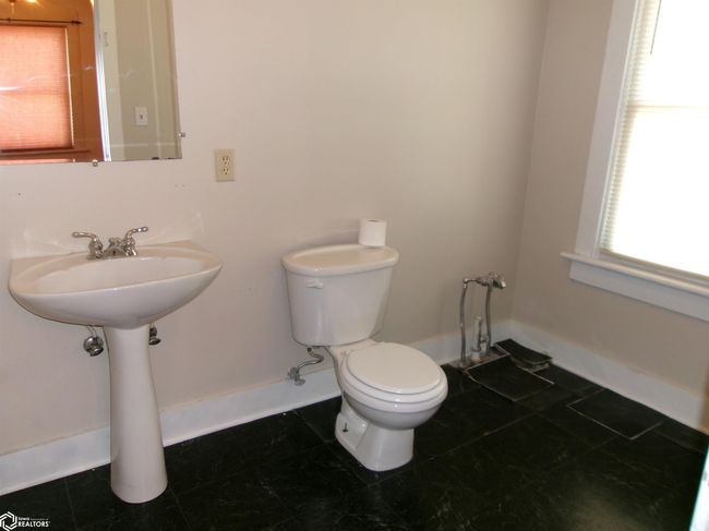 102 E 12 Th St, Home with 3 bedrooms, 2 bathrooms and 2 parking in Atlantic IA | Image 22