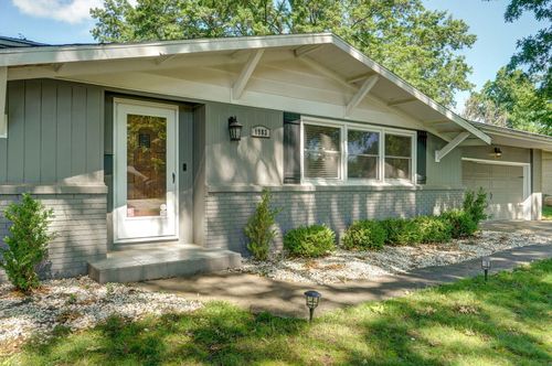 1983 S Meadowview Ave, Springfield, MO, 65804-2740 | Card Image