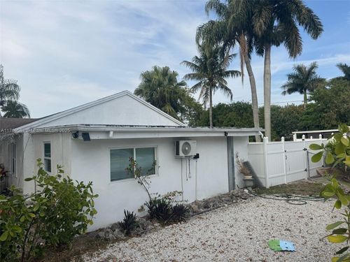 3918 Serubi Ave, Palm Springs, FL, 33461-4024 | Card Image