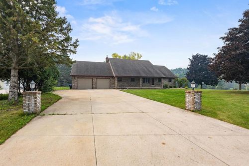 W2855 Schmalz Circle, BUCHANAN, WI, 54915 | Card Image