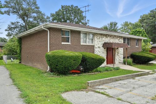 5629 Massachusetts St, Merrillville, IN, 46410-2694 | Card Image