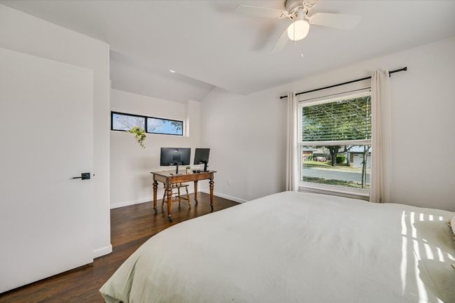 10104 Oak Hollow Cir, House other with 4 bedrooms, 2 bathrooms and 2 parking in Austin TX | Image 14