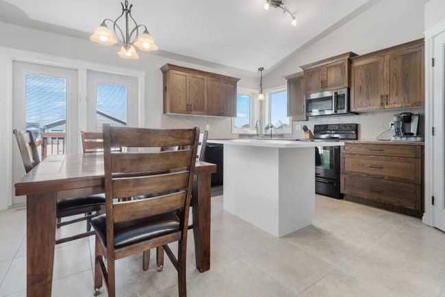35 Camille Gate, Home with 4 bedrooms, 3 bathrooms and 4 parking in Blackfalds AB | Image 11