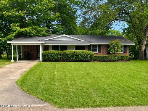 1106 W President Ave, Greenwood, MS, 38930-2831 | Card Image