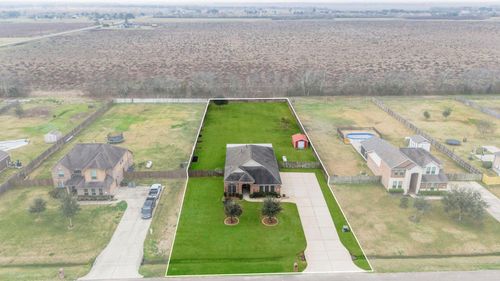 4926 Magnolia Bend Dr, Rosharon, TX, 77583-6092 | Card Image