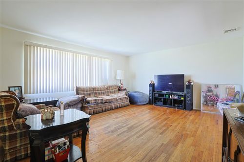5 Catalpa Ct, Bardonia, NY, 10954-2129 | Card Image