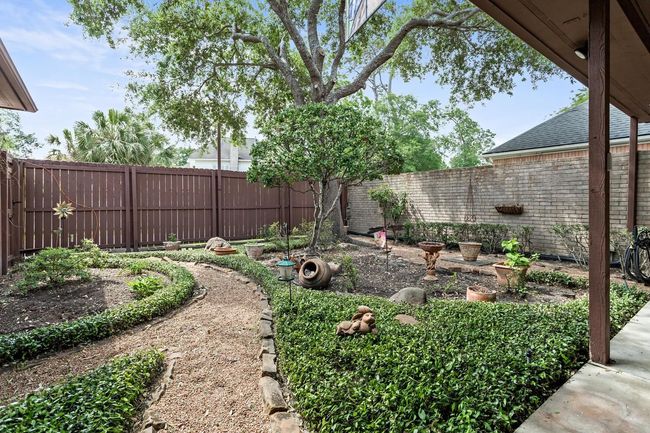 27 Bellchase Gardens Dr, House other with 2 bedrooms, 3 bathrooms and null parking in Beaumont TX | Image 26