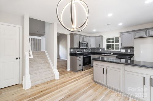 136 Mangum Cir, Mooresville, NC, 28117-6916 | Card Image