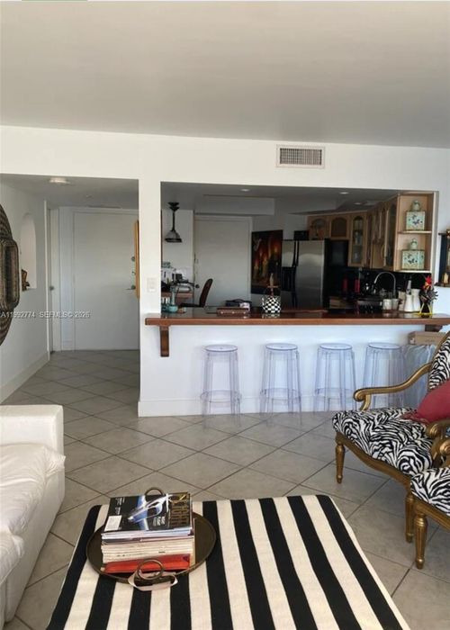 apt-1006-11930 N Bayshore Dr, North Miami, FL, 33181-2926 | Card Image
